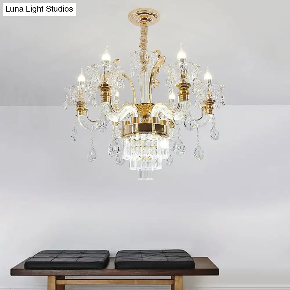 Lámpara de techo colgante para comedor, estilo candelabro tradicional de 6 luces en dorado con detalles de cristal transparente.