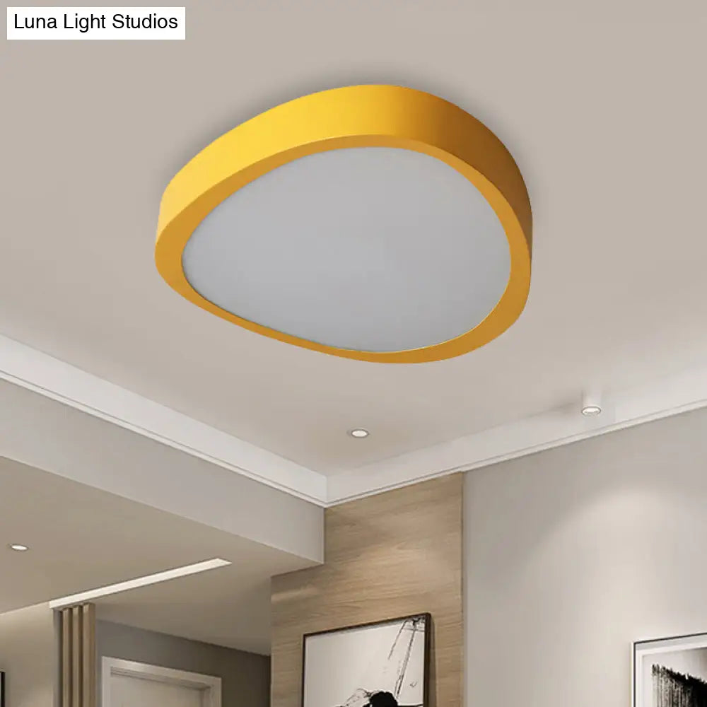 Triangle Acrylic Shade LED Flush Mount Ceiling Light in Warm/White, 14"/18"/21.5" Long for Living Rooms