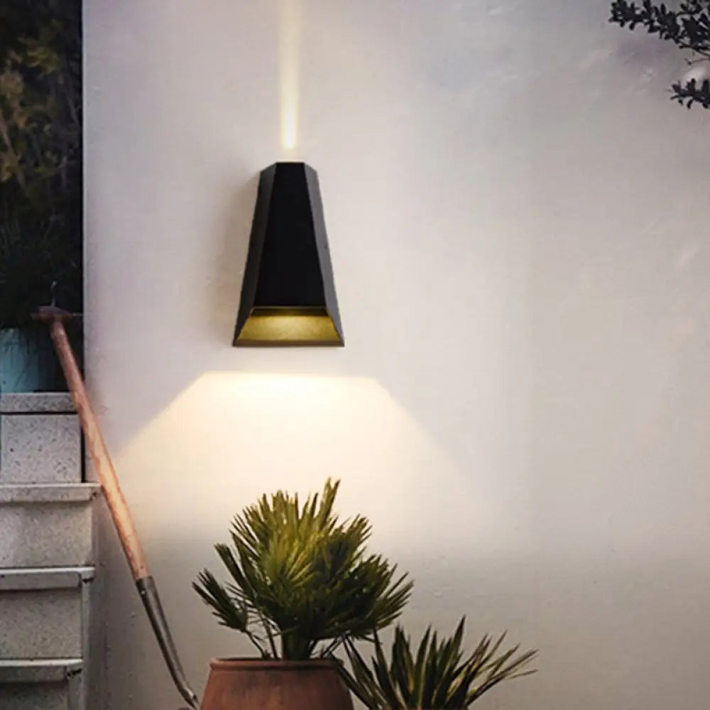 Triangle Aluminum LED Wall Sconce in Black - Simple Style, Flush Mount, Warm/White Light