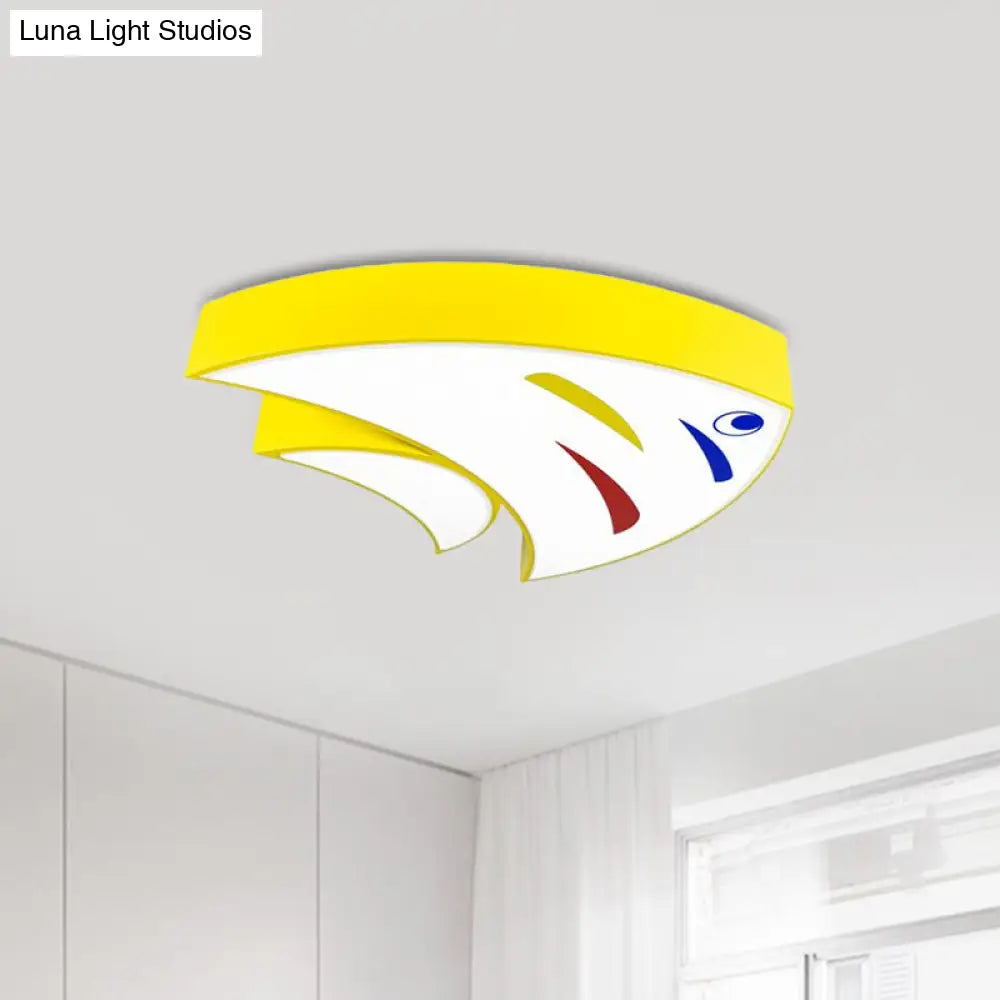 Underwater Adventure LED Flush Mount Lamp - Colorful Acrylic Tropical Fish Design for Children's Room Ceiling