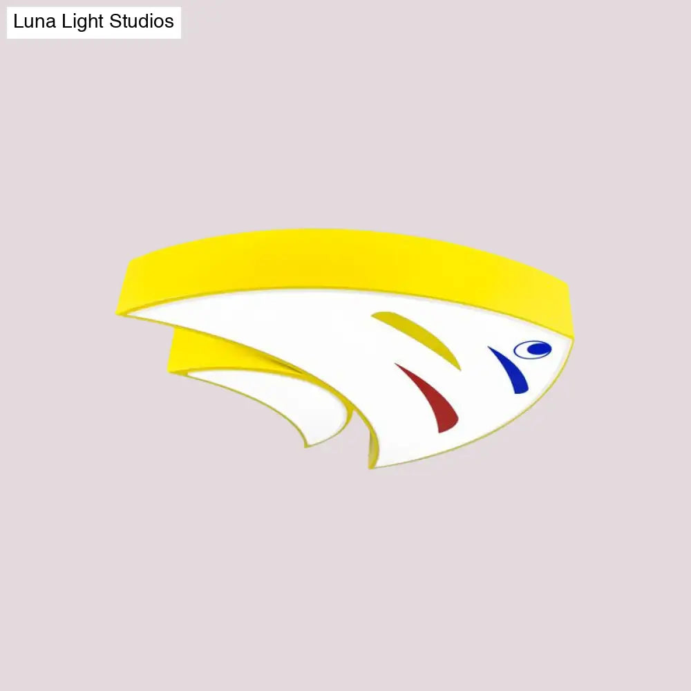 Underwater Adventure LED Flush Mount Lamp - Colorful Acrylic Tropical Fish Design for Children's Room Ceiling