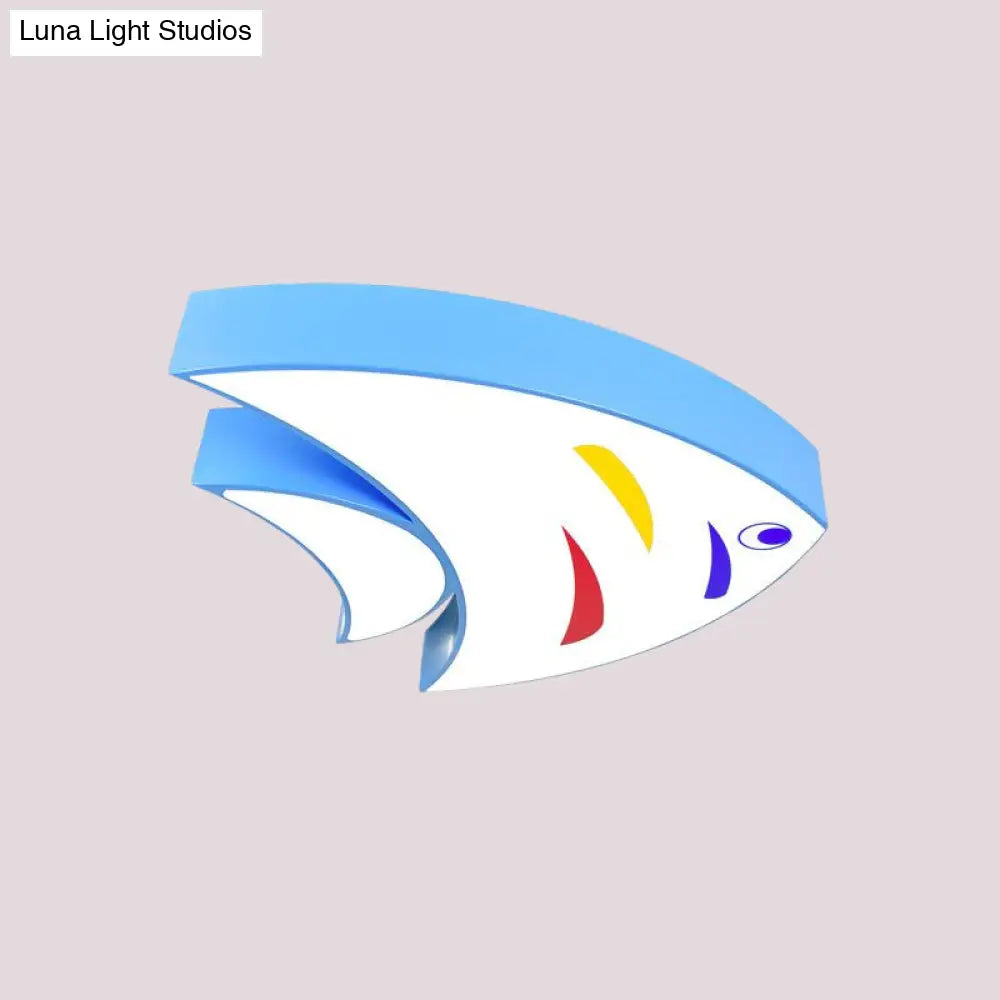 Underwater Adventure LED Flush Mount Lamp - Colorful Acrylic Tropical Fish Design for Children's Room Ceiling