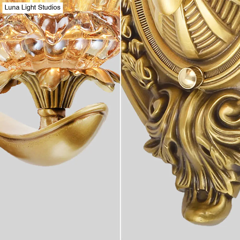 Vintage Brass Wall Sconce with Crystal Flower Shade for Elegant Living Room Lighting