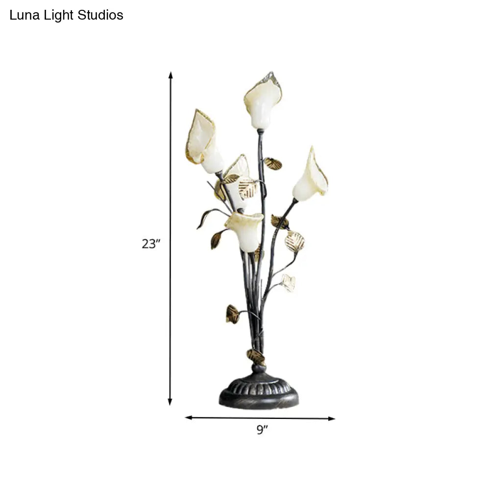 Vintage Bronze Metal LED Nightstand Light: 5-Head Flower Night Lighting for Living Room