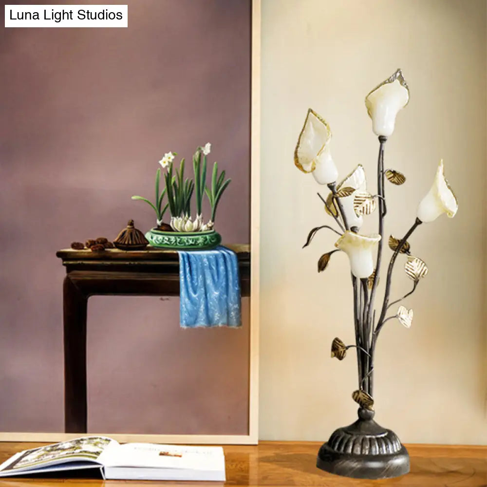 Vintage Bronze Metal LED Nightstand Light: 5-Head Flower Night Lighting for Living Room
