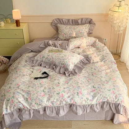Pastel floral duvet bedding set with soft lavender ruffles in french floral cotton for vintage lavender decorbites bedroom