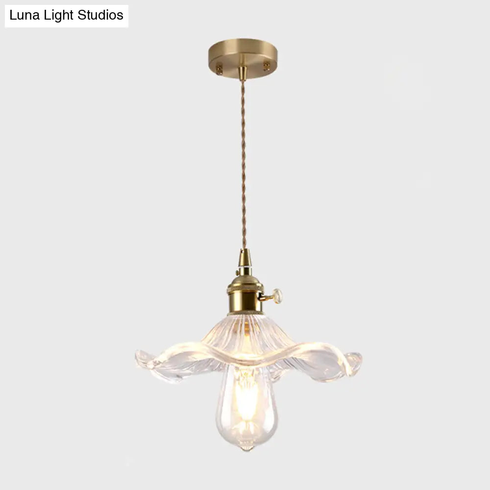 Vintage Style Single-Bulb Hanging Lamp: Textured Glass Pendant in Gold - Elegant Lighting Fixture