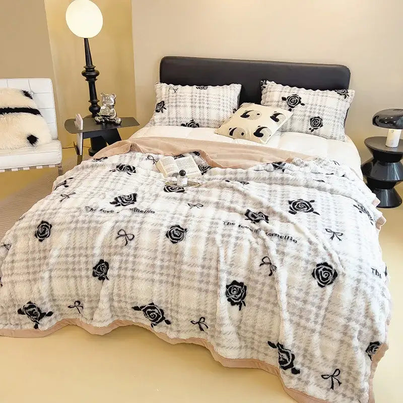 White and black rose-patterned flannel blanket with a soft textured surface for decorbites cartoon printed faux rabbit plush bedding