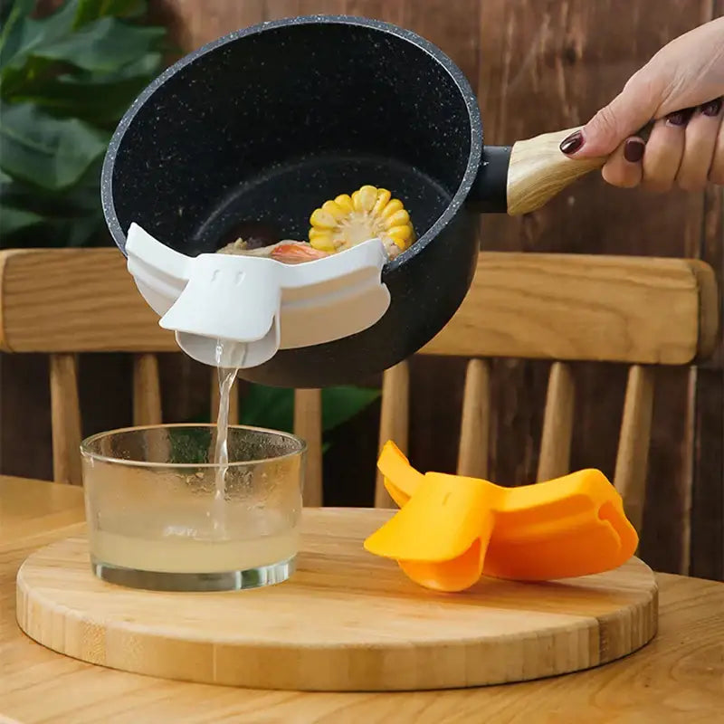 White silicone decorbites duck beak funnel with yellow alternative for kitchen liquid diverting and corn juice extraction