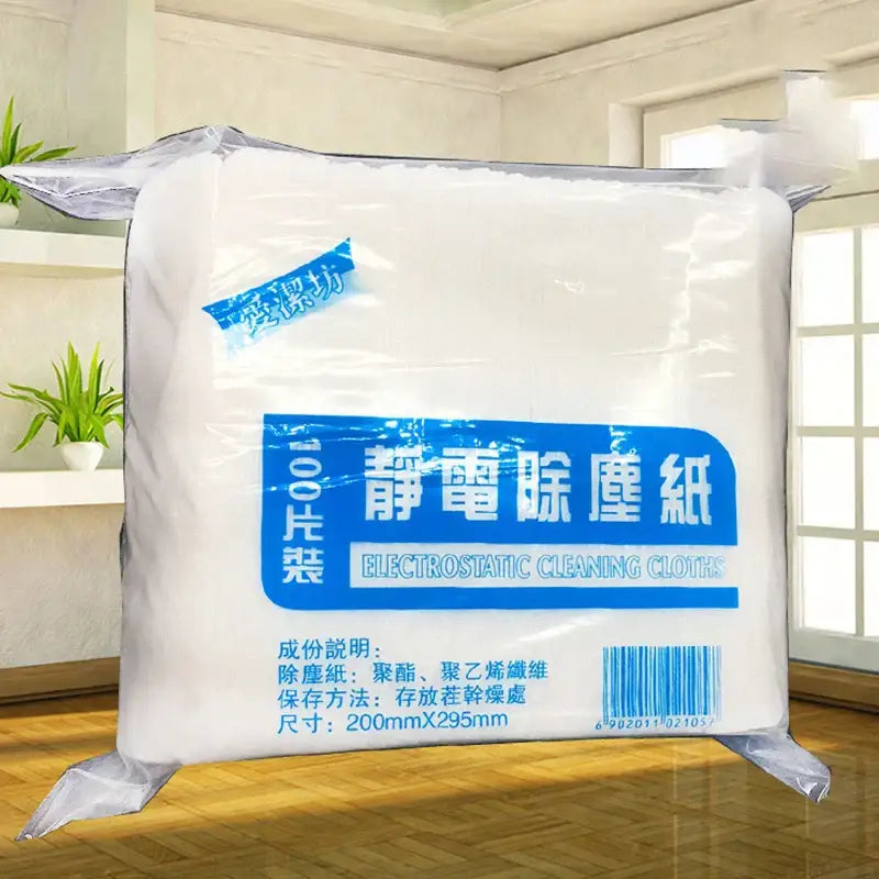 A package of white electrostatic dust removal cloths with blue labeling and product specifications for kitchen cleaning