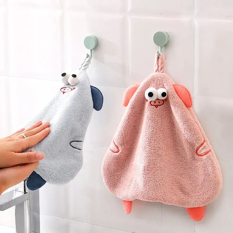 Soft pink and gray plush cartoon pig hand towels with embroidered features for bathroom decorbites cartoon pig use