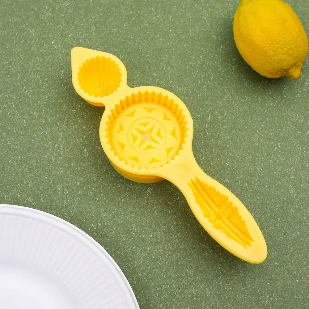 Bright yellow silicone lemon squeezer with star pattern for cake date pistachio decorbites biscuit cake mold use