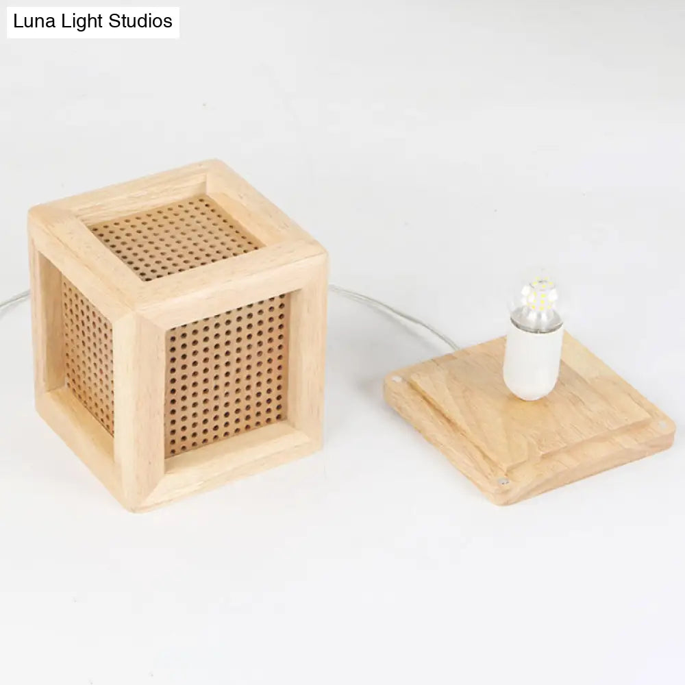 Zoé - Minimalist Cube Box Bedside Mini Night Lamp Wooden 1 Head Nordic Table Light with Pierced Hole in Beige