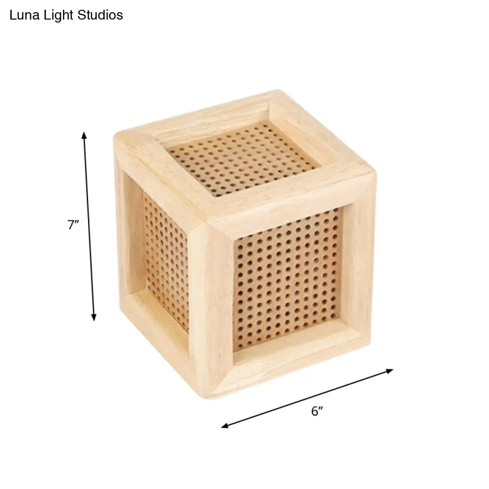 Zoé - Minimalist Cube Box Bedside Mini Night Lamp Wooden 1 Head Nordic Table Light with Pierced Hole in Beige